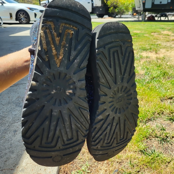 Ugg sparkly mid-calf boots - Picture 7 of 7